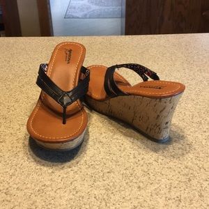 Arizona - Black Wedge Sandal - Sz 8.5M